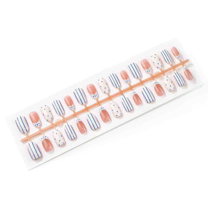 Elegant Artistic Press-On Nail Set with Geometric Patterns Stornfield