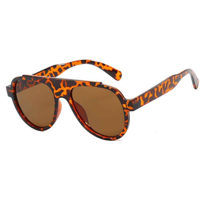 Women's stylish black sunglasses in modern design Stornfield