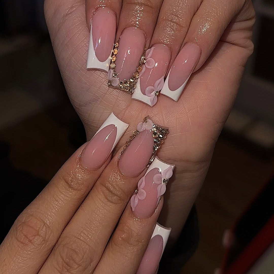 Detailed Articulated Press-On Nail Set