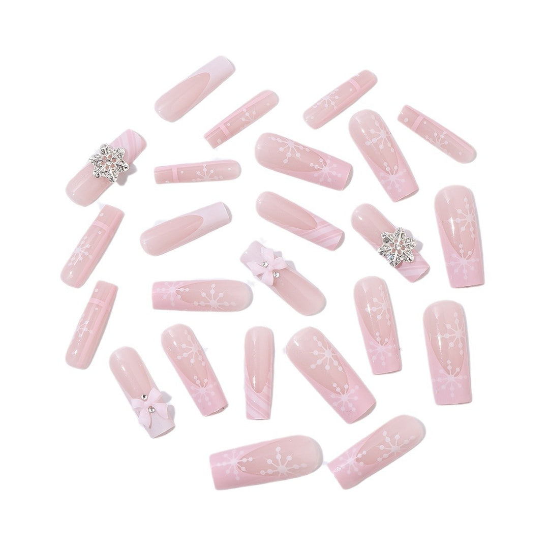 Creative Nail Art Set with Delicate Flower and Glitter Accents Stornfield