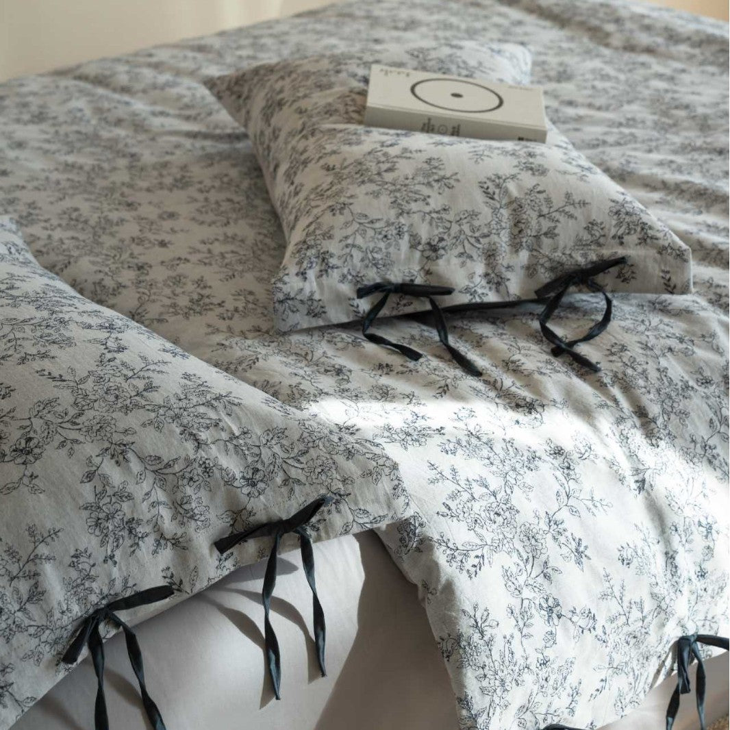 Botanical Tie-Detail Cotton Duvet Cover Set with Bow-Tied Hem & Reversible Shams