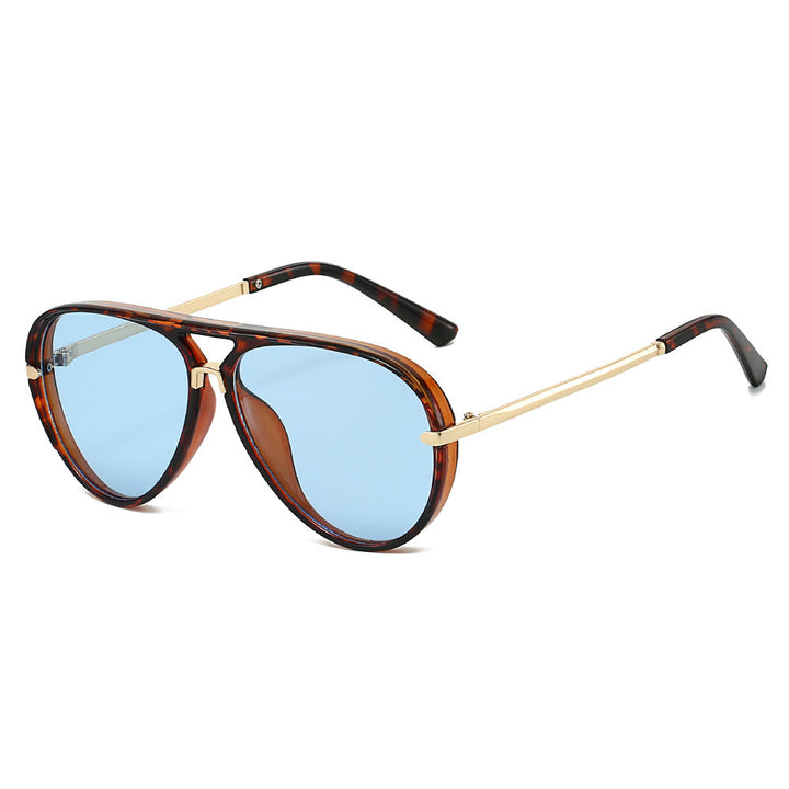 Elegant Aviator Sunglasses with Gold Accents Stornfield