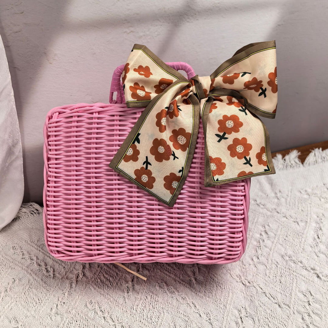 Women elegant handbag made of woven material Stornfield
