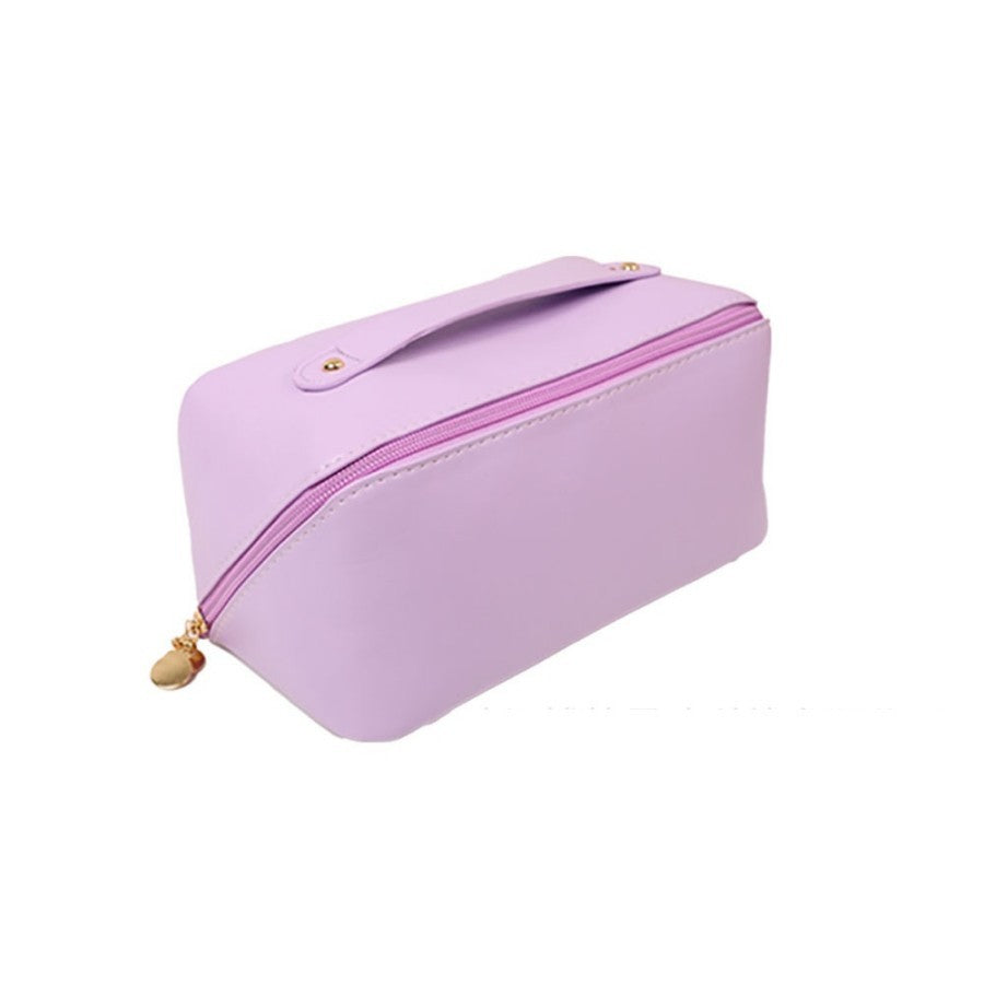 Luxurious cosmetic bag in minimalist design Stornfield