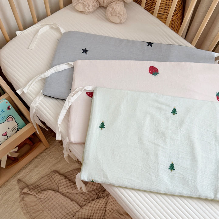 Baby equipment bedding set with strawberry embroidery and bumper