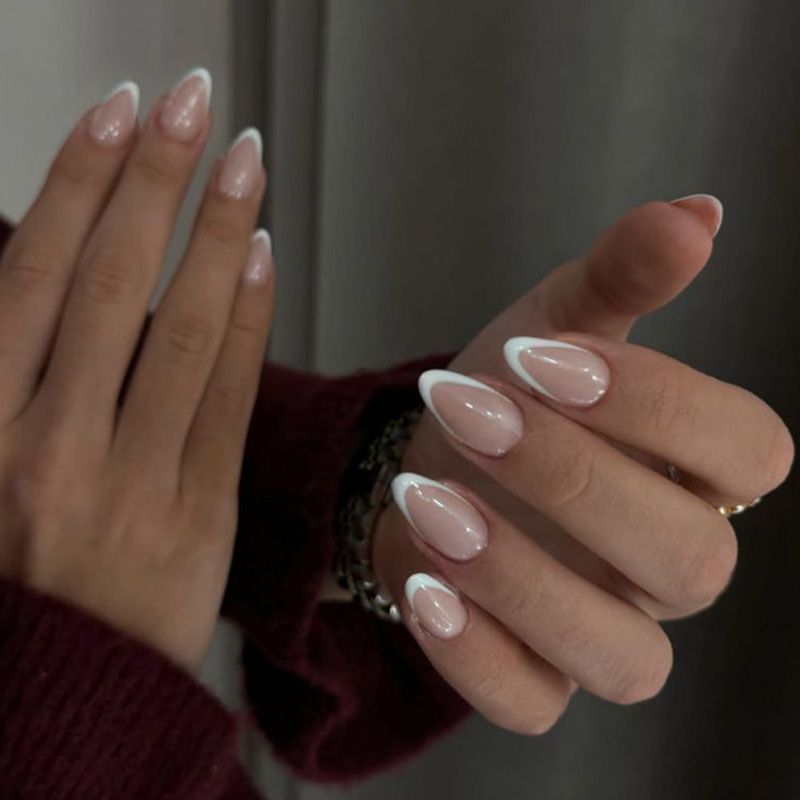 Nail art set with elegant French manicure Stornfield