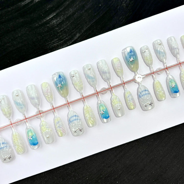 Decorative Nail Art Press-On Kit