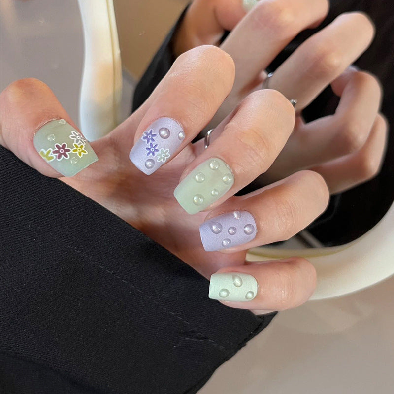 Decorative 3D Press-On Nails Stornfield