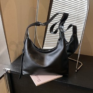 Soft Leather Minimalist Hobo Bag Stornfield