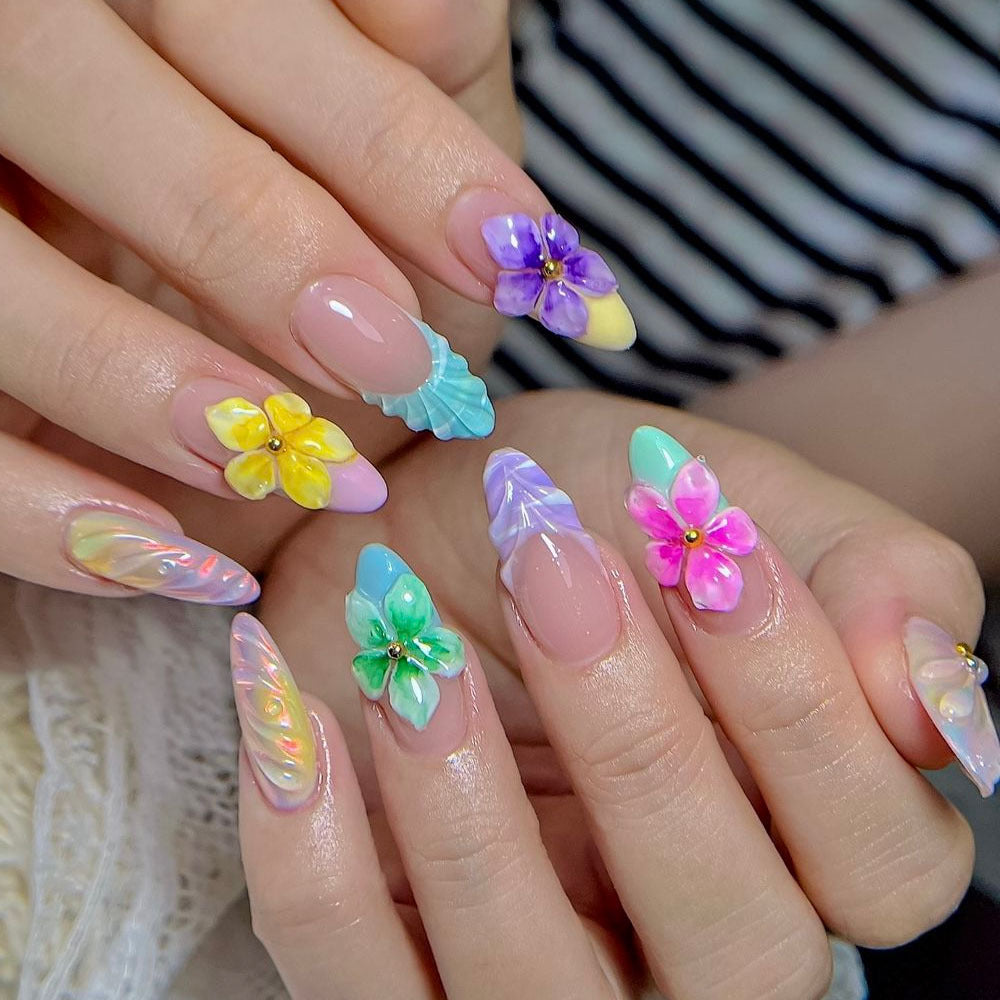 Artificial nails with striking 3D flower design Stornfield