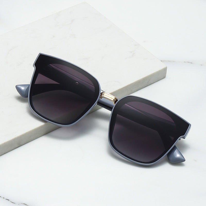 Women's Designer Sunglasses with Luxurious Frame and Trendy Jewelry Detail Stornfield