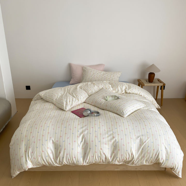 Bedding set made of cotton satin with a cute pastel motif