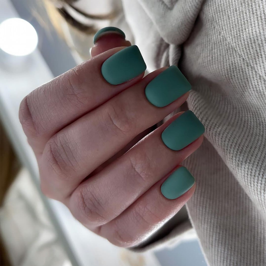 Matt lacquered nail art Stornfield