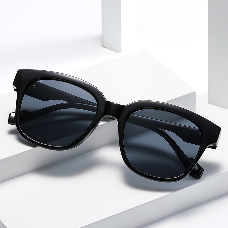 Women's square sunglasses in elegant tortoiseshell design Stornfield