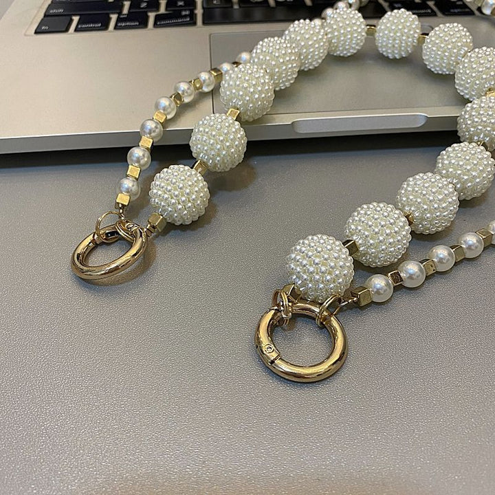 Elegant Beaded Eyewear Holder Stornfield