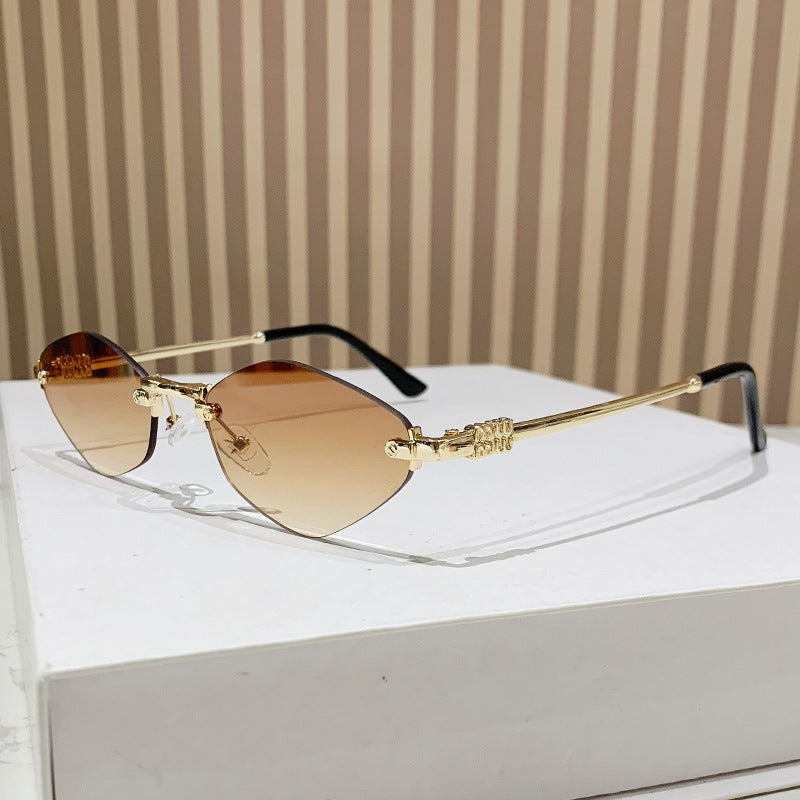 Women's Cat-Eye Sunglasses in Modern Elegance Style Stornfield