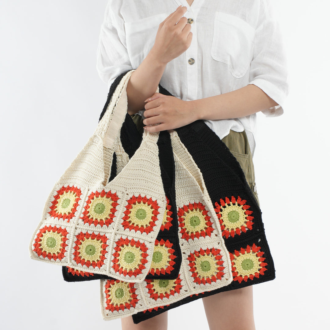Crochet handbag with retro pattern Stornfield