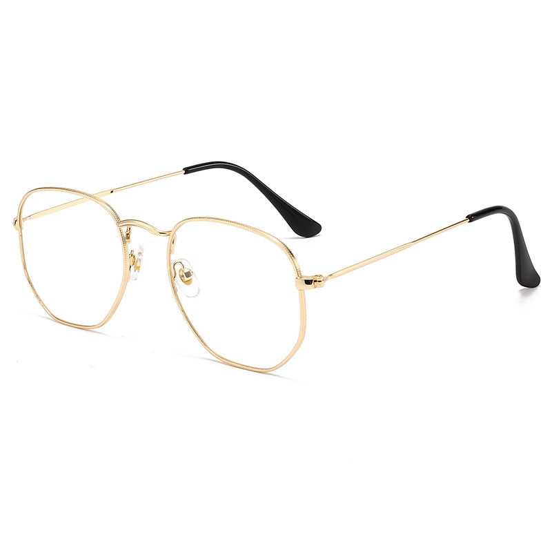 Women Oversized Sunglasses with elegant golden metal frame and solid UV protection Stornfield