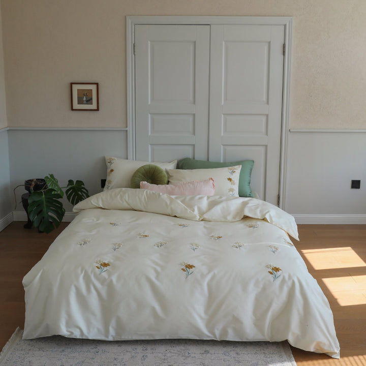 Embroidered Cotton Sateen Duvet Cover Set with Hidden Zipper and Corner Ties