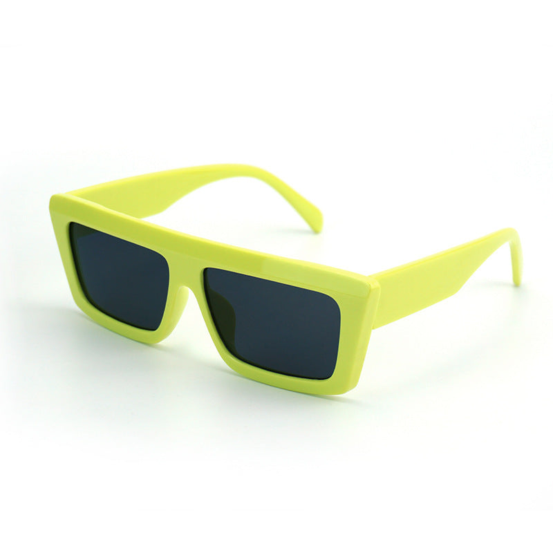 Women Oversized Sunglasses with Modern and Angular Design Stornfield