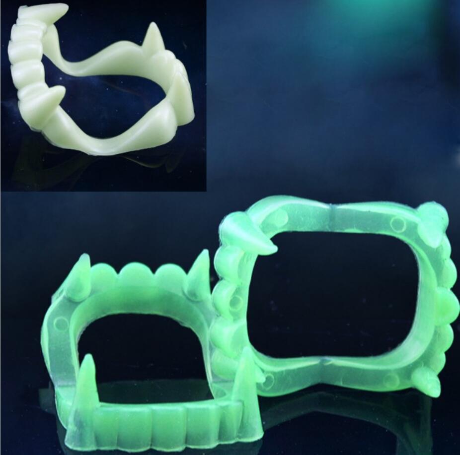 Glow-in-the-Dark Vampire Fangs Stornfield