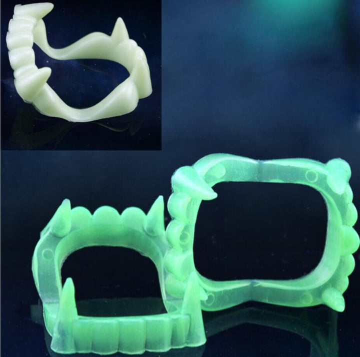 Glow-in-the-Dark Vampire Fangs Stornfield