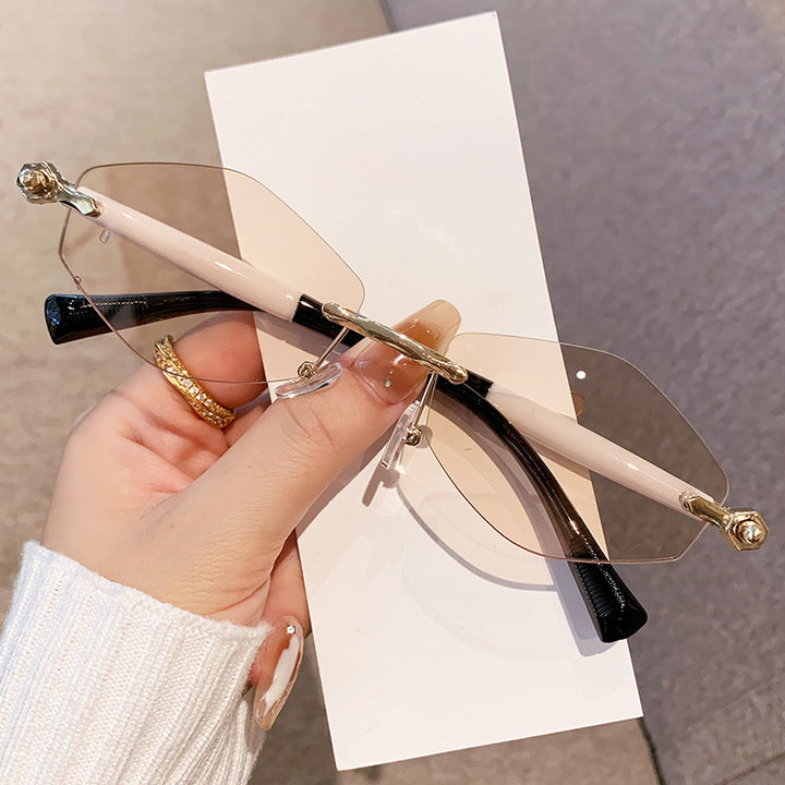 Women's futuristic sunglasses with oversized rectangular frame Stornfield
