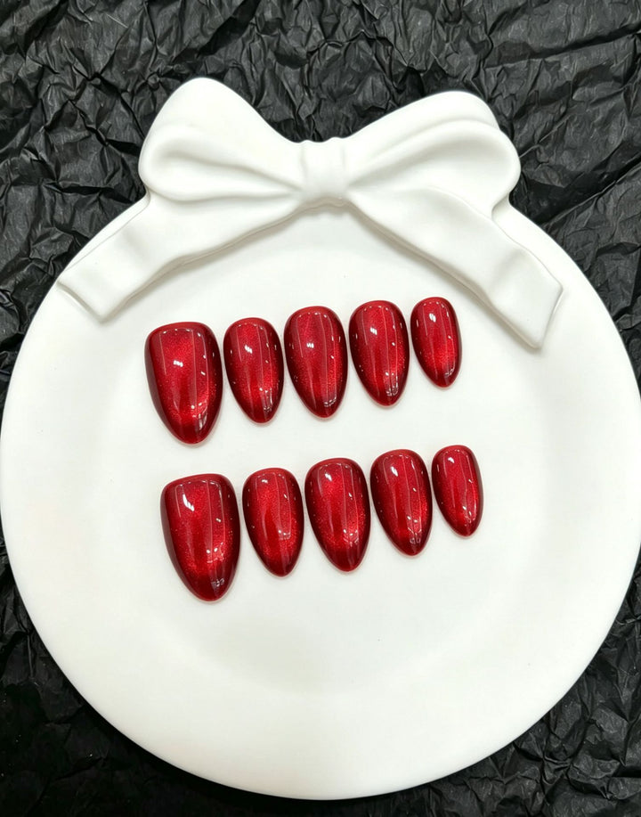 Premium Press-On Nail Art Set with Glittering Finish