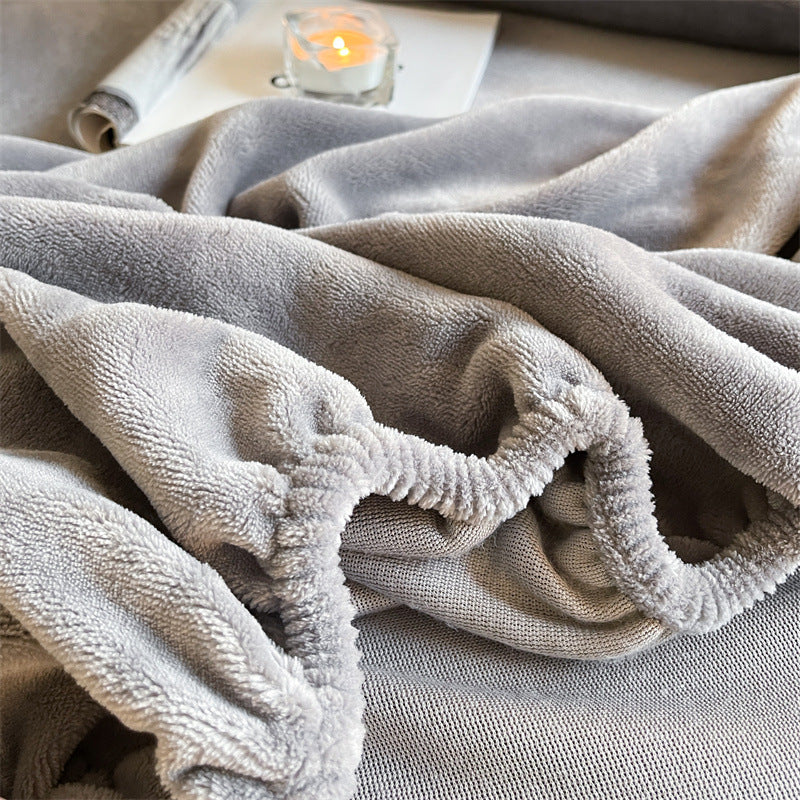 Velvet fitted sheet with extra deep pocket and elastic all-around hem