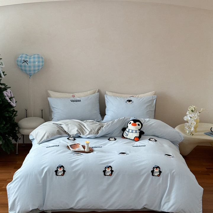 Reversible cotton satin bed linen set with embroidered fluffy dog appliqués and extra soft finish