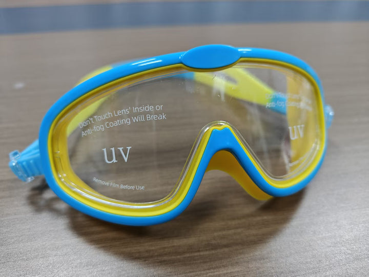 Swimming mask with wide field of vision and UV protection Stornfield