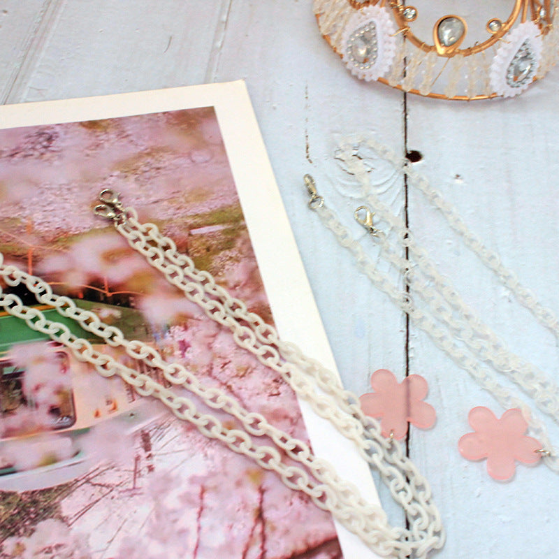 Fashionable chain strap with flower-shaped pendant Stornfield