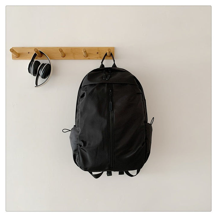 Everyday backpack with smart compartment system and water-repellent material Stornfield