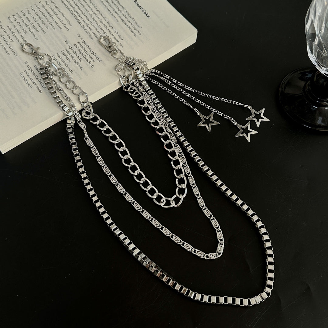 Fashionable chain belt with star pendants Stornfield