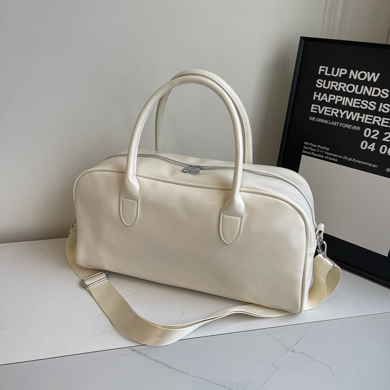 Elegant and Spacious Weekend Bag Made of High-Quality Synthetic Leather Stornfield