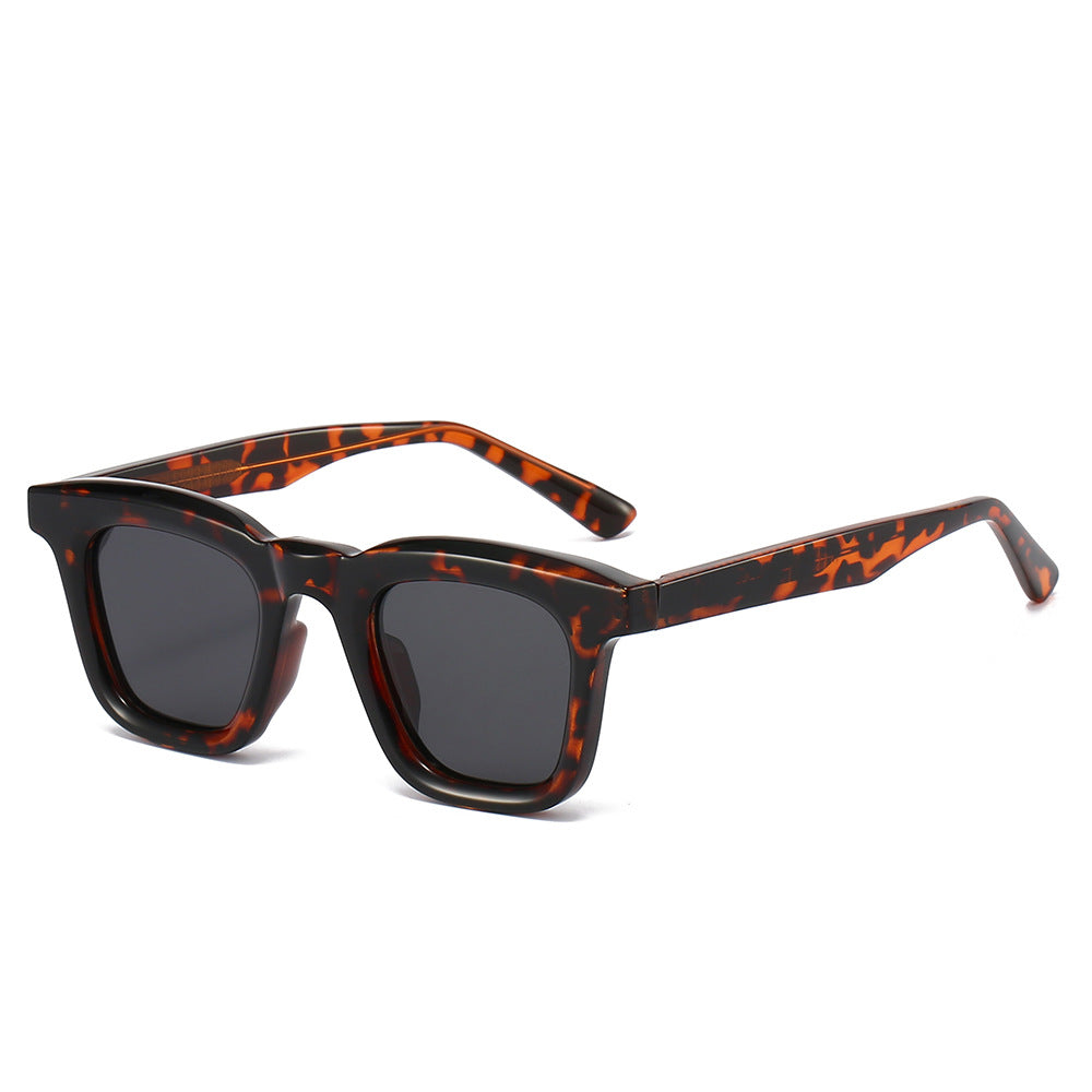 Women's fashionable sunglasses in modern square design with high UV protection Stornfield