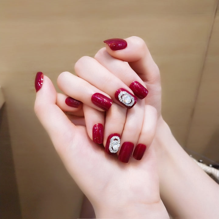 Festive Nail Art Press-Ons Stornfield