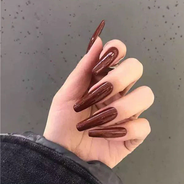 Artificial nail set with luxurious shine and elegant designs Stornfield
