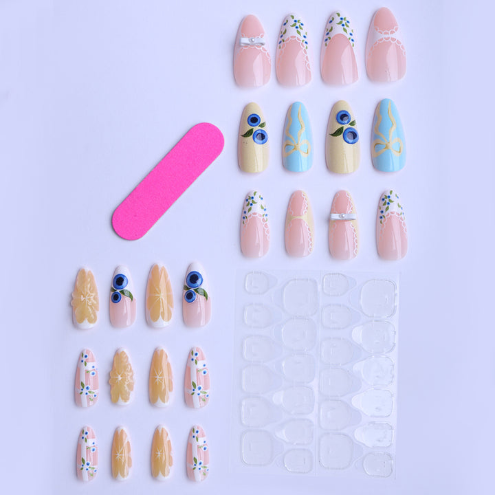 Artificial nails with luxurious 3D applications Stornfield
