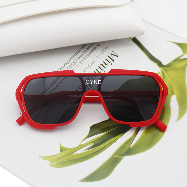 Women's sporty sunglasses with modern design Stornfield