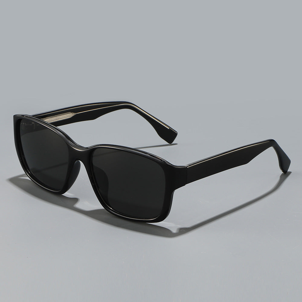 Women's sunglasses in a modern oversized style Stornfield
