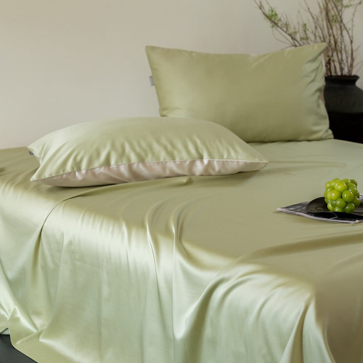 Satin bedding set with pillowcases and extra soft microfiber finish