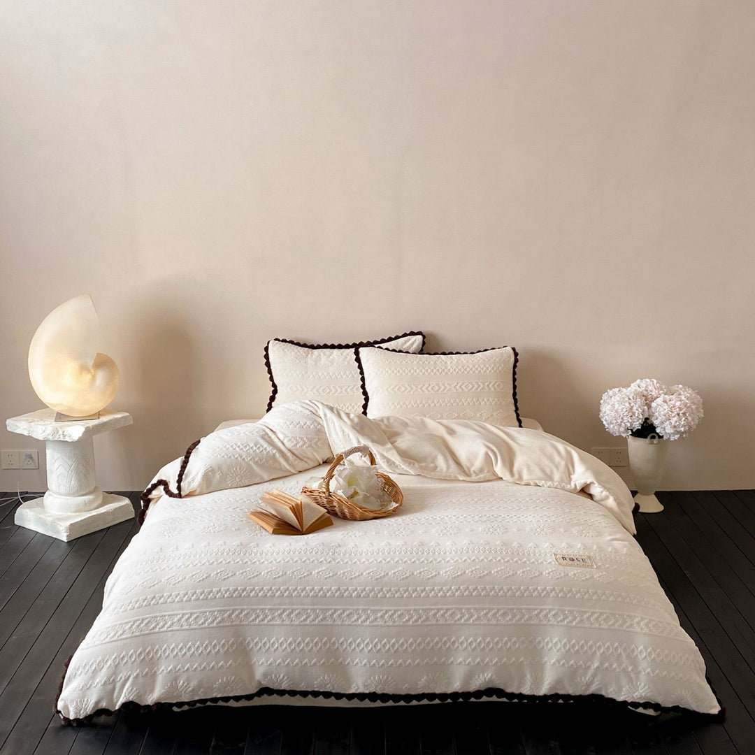 Textured Jacquard Cotton Duvet Cover Set with Pom-Pom Scalloped Edge