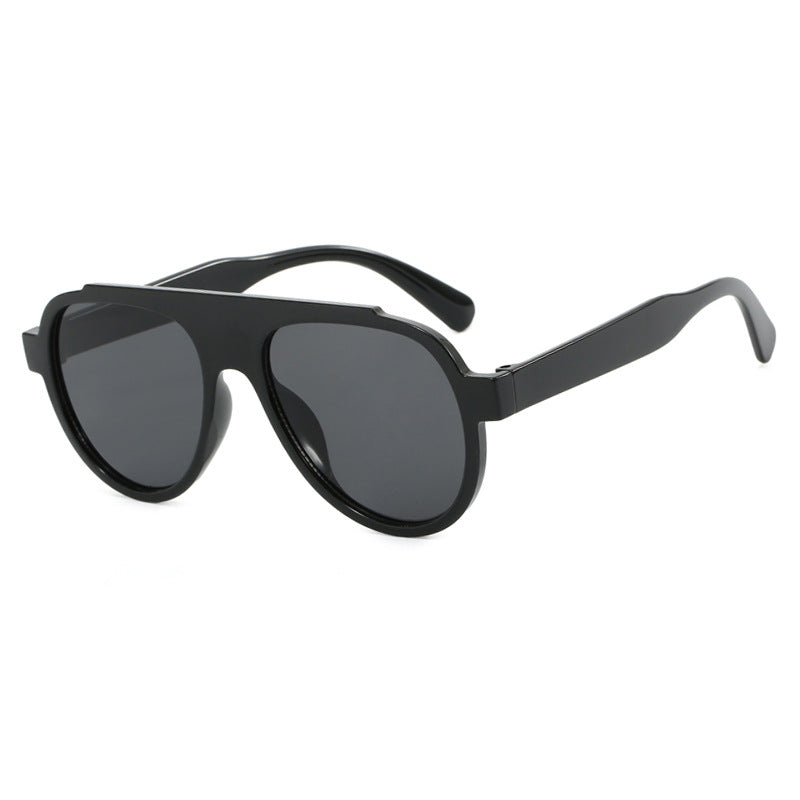 Women Vintage-Style Sunglasses with Elegant Plastic Frame in Leopard Pattern Stornfield
