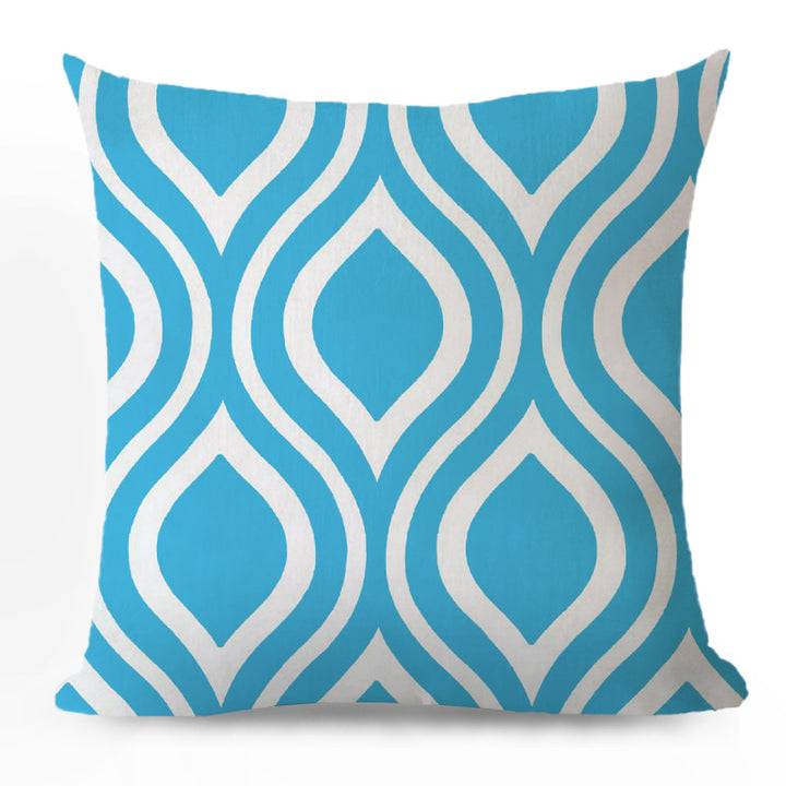 Decorative cushion with zigzag pattern from