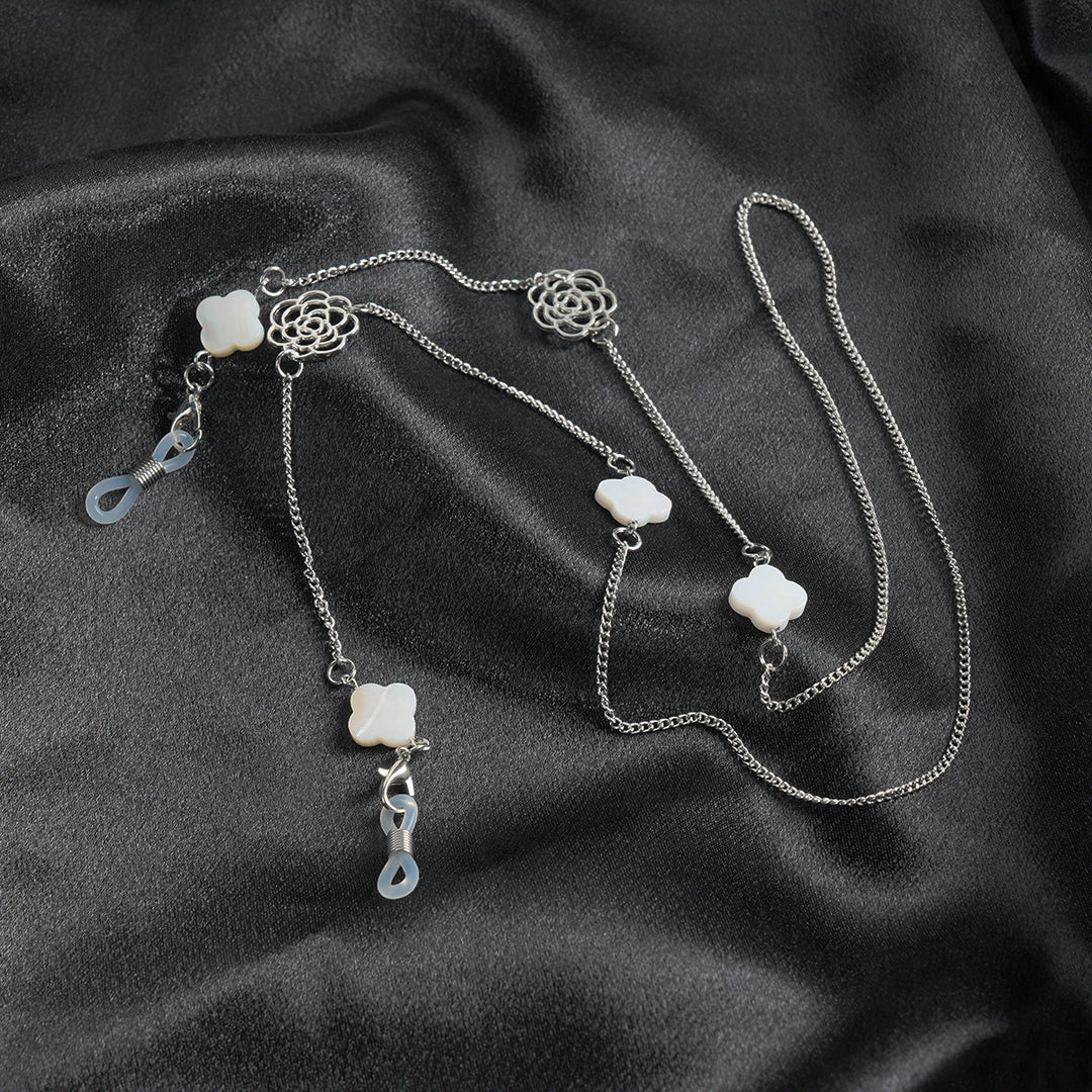 Elegant Floral Chain Necklace Stornfield