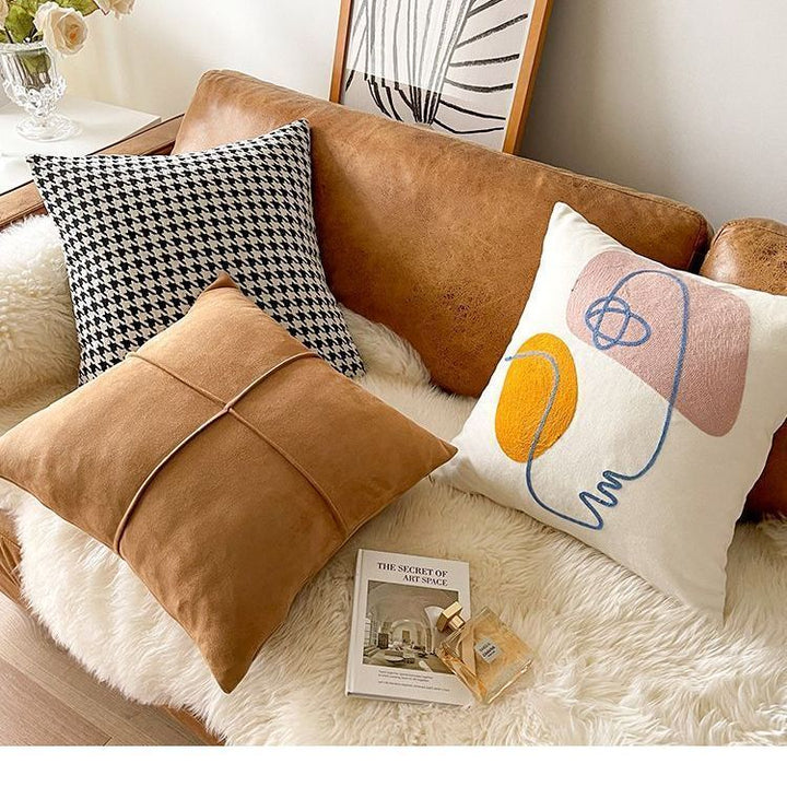 Fluffy decorative cushion with zigzag pattern
