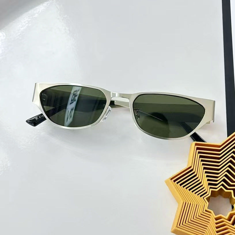 Fashionable sunglasses with elegant design Stornfield