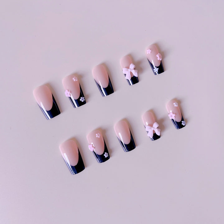 Artficial Nail Set with Floral Decorations Stornfield