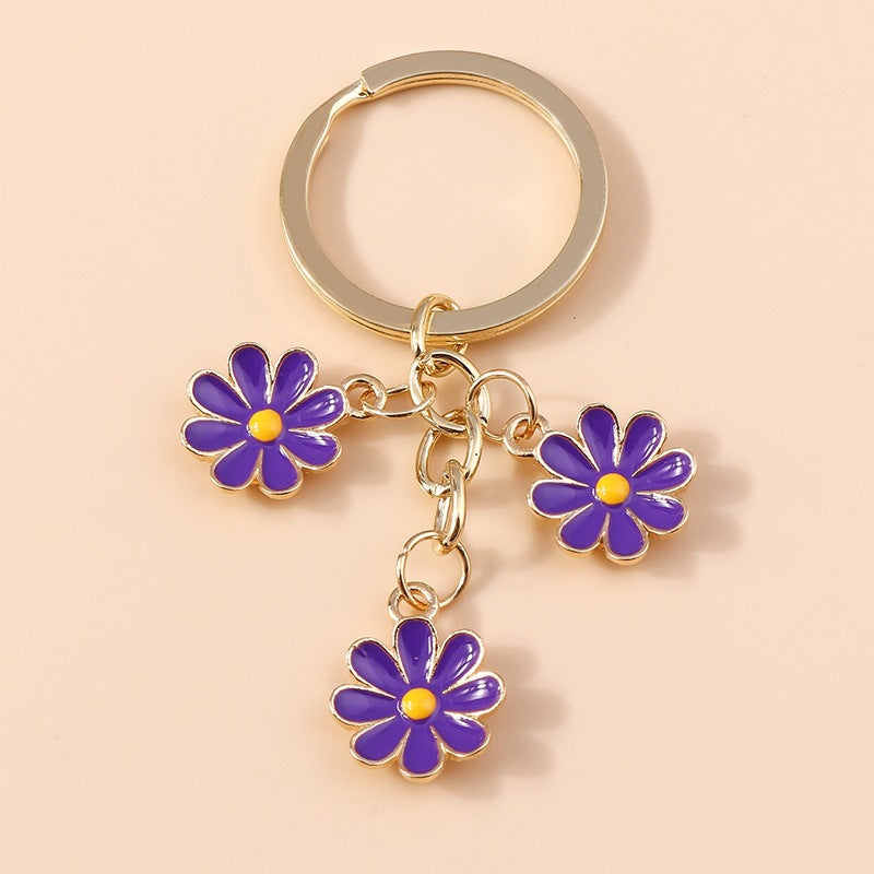 Keychain with Three Playful Daisies Stornfield